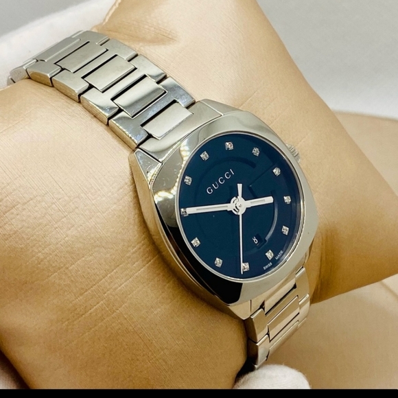 SALE! GUCCI DIAMOND 💎 LUXURY WATCH..Black Face w/ Diamonds as markers - Picture 6 of 10
